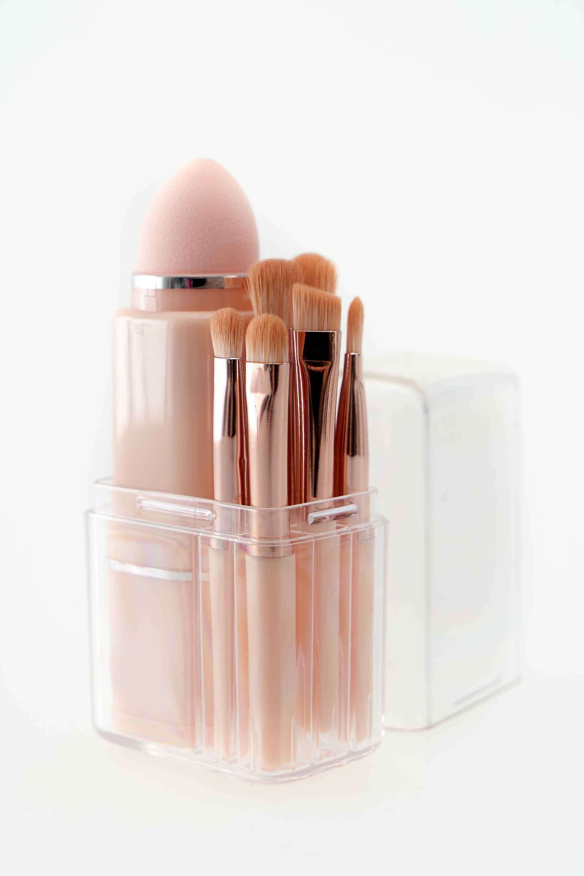 Set de pinceaux de maquillage avec étui (2 couleurs)