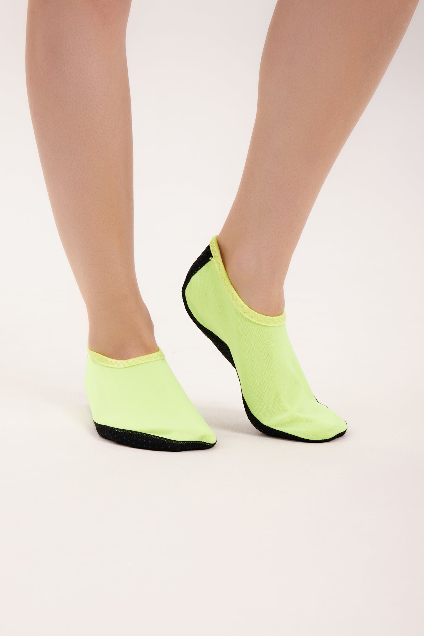 Plain water shoes (5 colours)