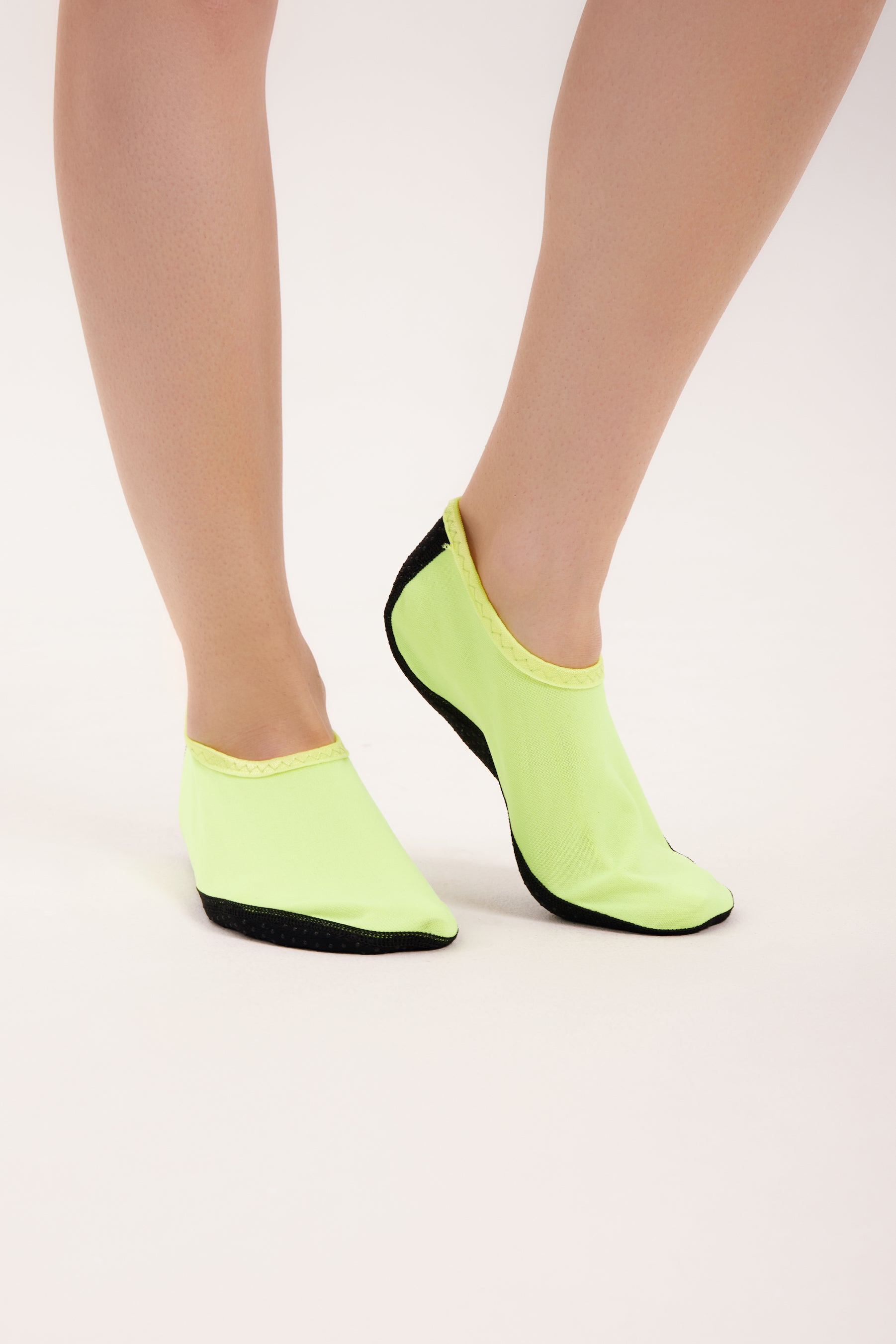 Chaussons d’eau unis (5 coloris)